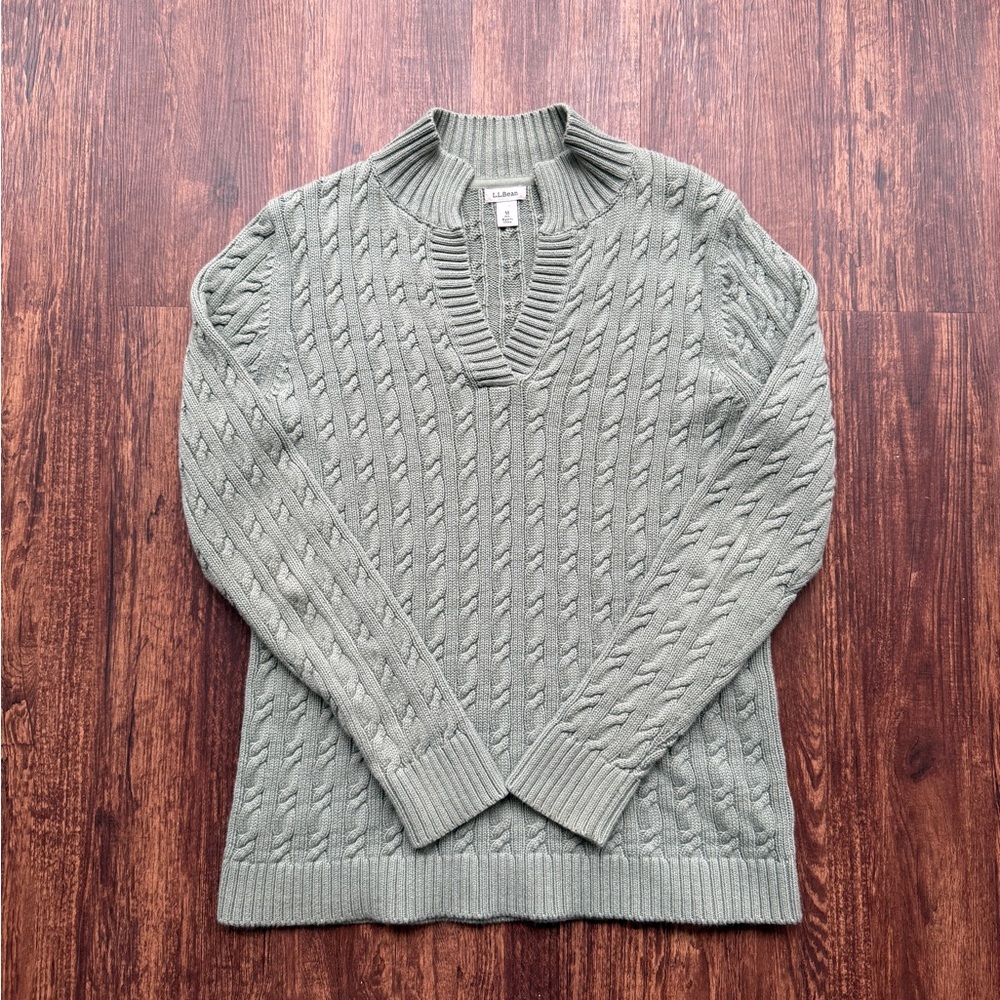 LL Bean Women’s M Sage Green Cotton Cable Knit Sweater Notch V-Neck Pullover